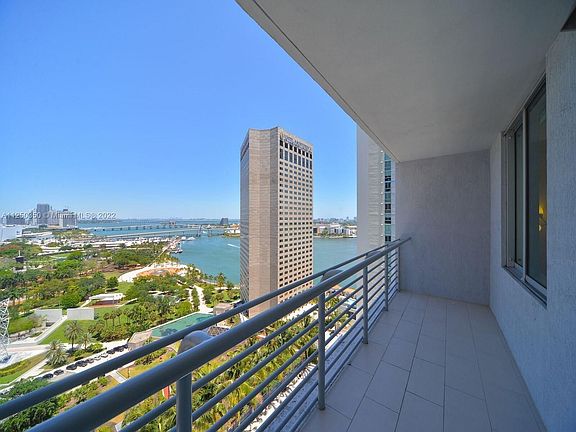 3rd image of 325 Biscayne Blvd Unit 2416