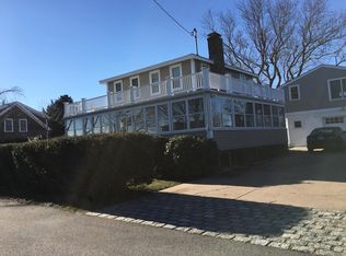 44 Narragansett Rd, Portsmouth, RI 02871