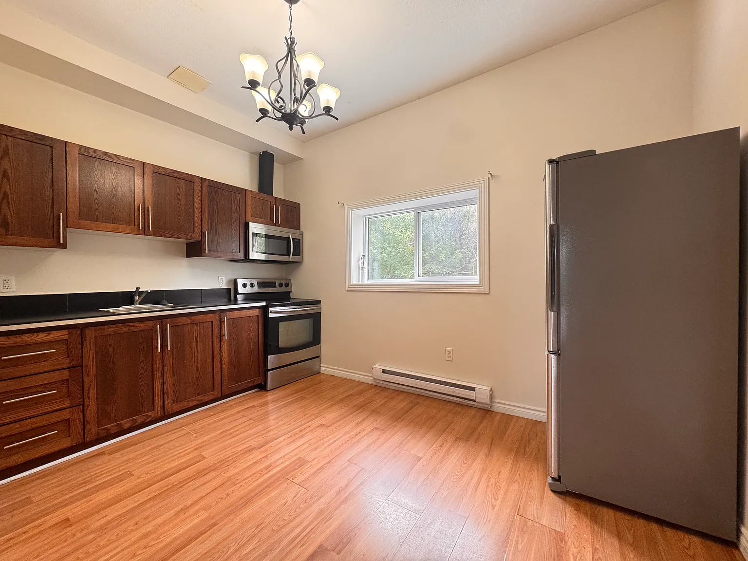 159 Church Street Kitchener — Photo 2