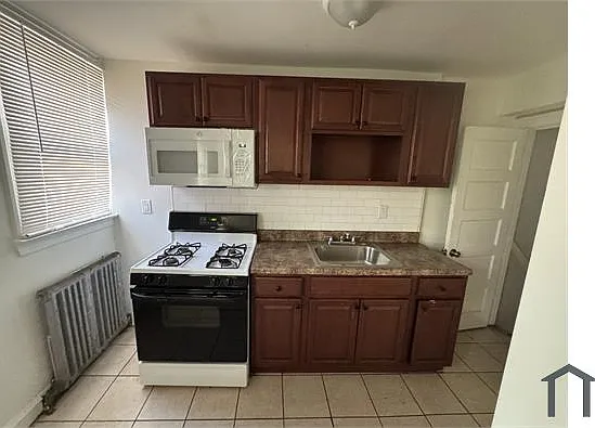 3 bed, 1200 sqft, $1,750 — Photo 4