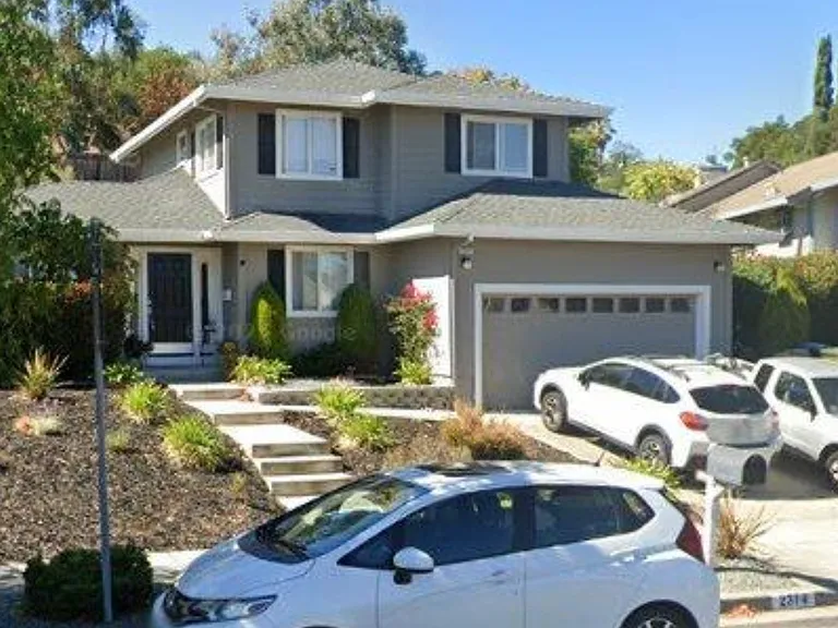 2314 Pine St — Photo 1