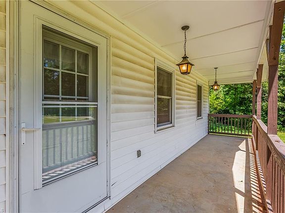 3rd image of 141 Winged Elm Ln