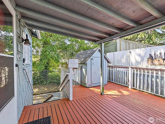 5th image of 10346 Midvale Avenue N