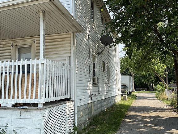 4th image of 3819 Storer Ave