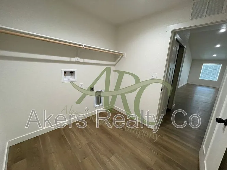 968 S Coral Pl — Photo 8