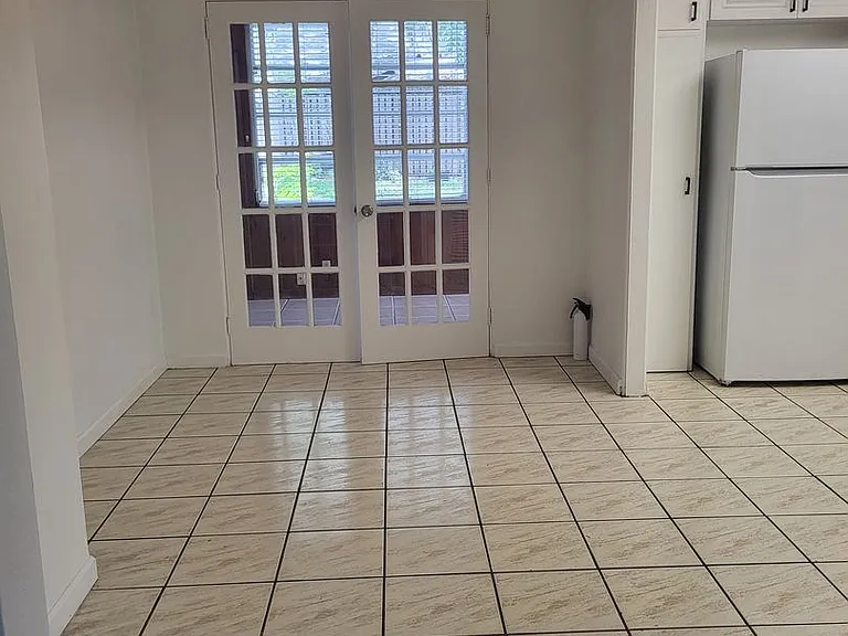 1712 E Kaley Ave — Photo 4