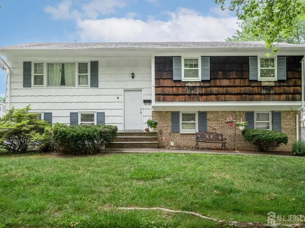 6 Ash Ln, Lake Hiawatha, NJ 07034