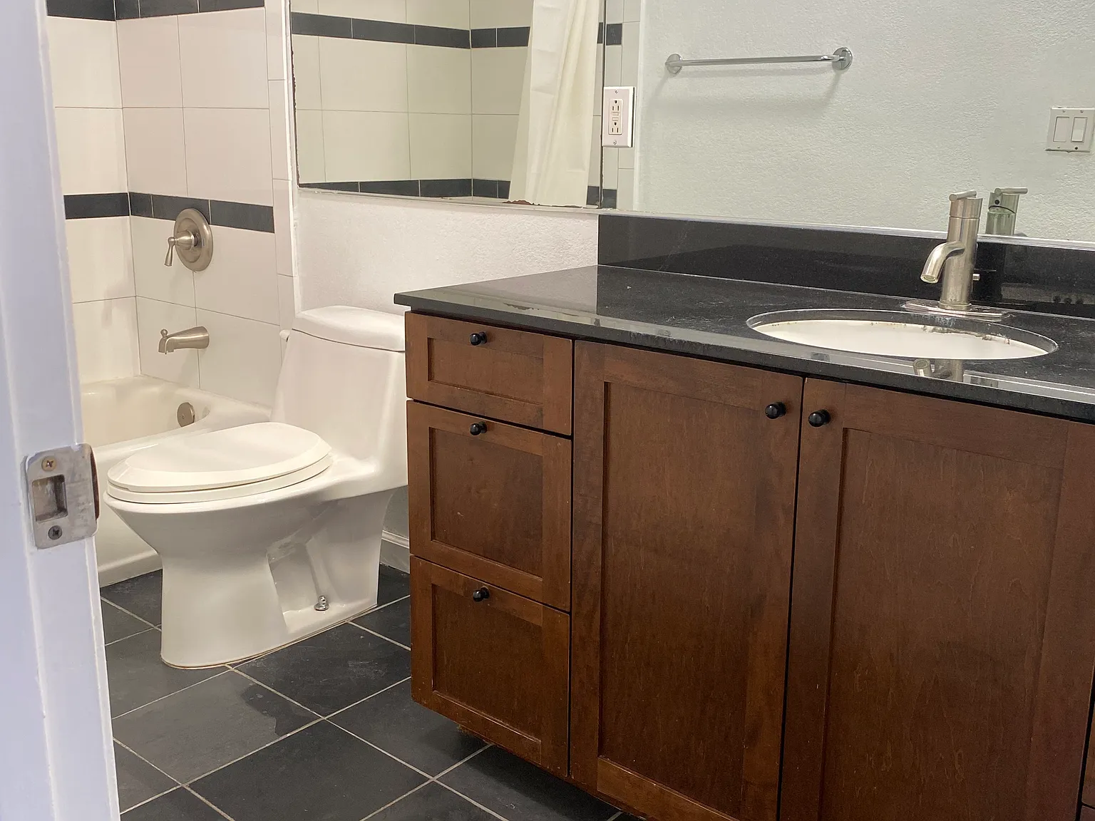 1 bed, 600 sqft, $2,450 — Photo 4