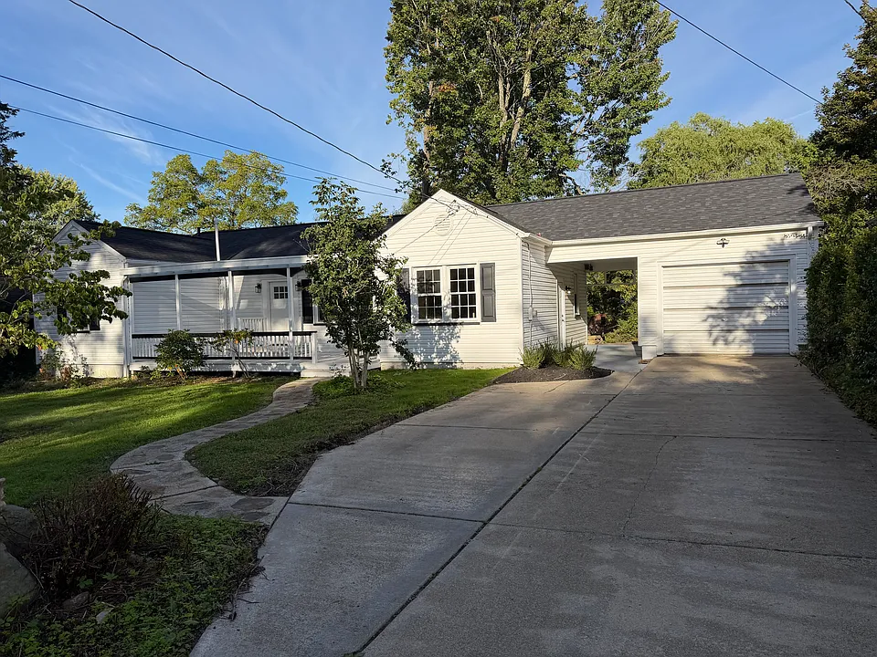 286 N Main St