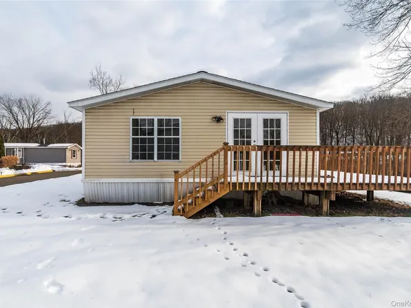 4 Lily Court, Highland Mills, NY 10930