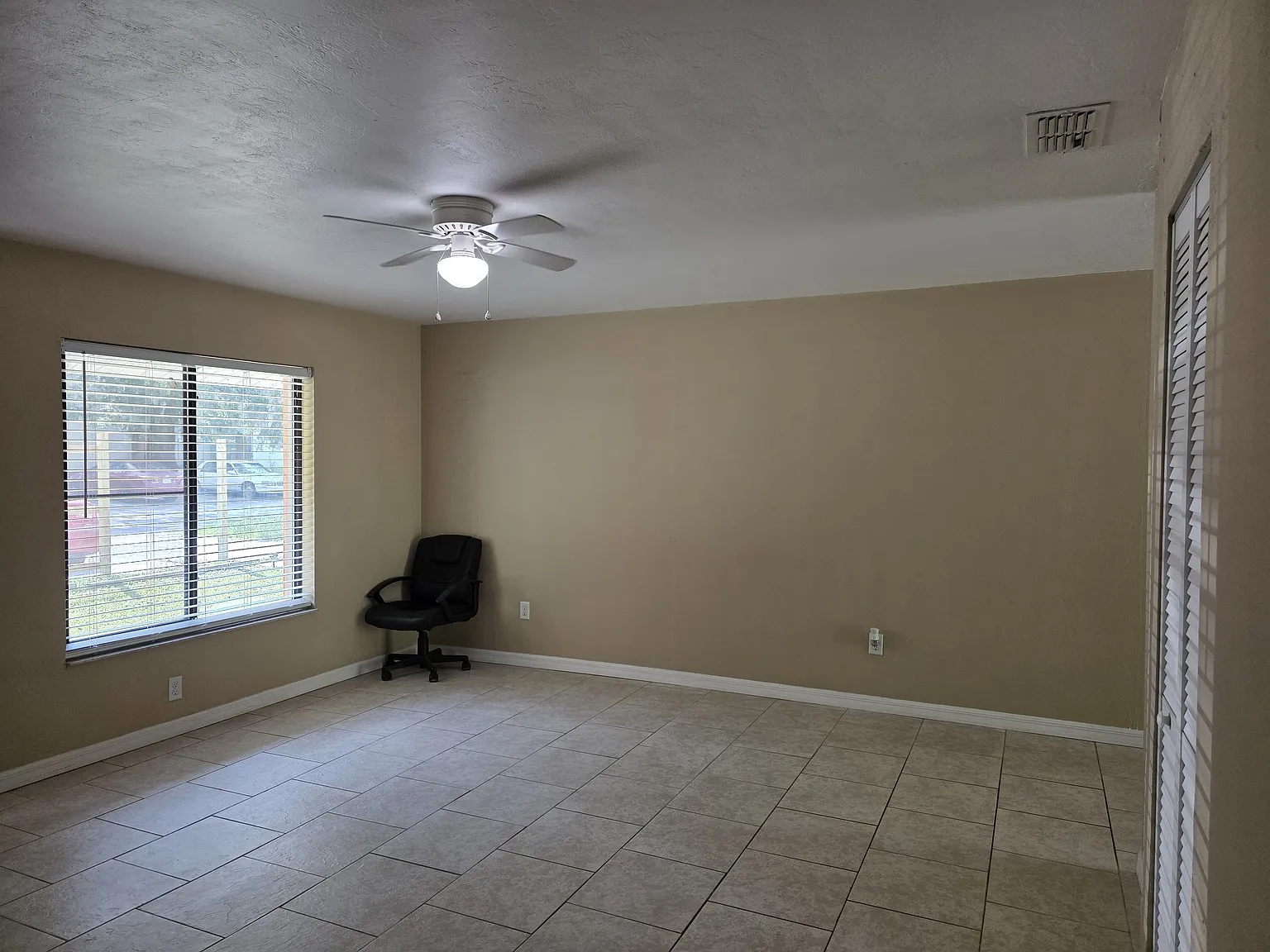 2 bed, 1.5 bath, 850 sqft, $1,200 — Photo 3