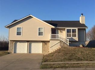 714 SW Nelson Dr, Grain Valley, MO 64029