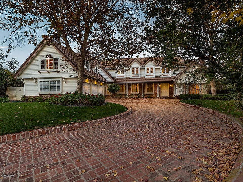 1st image of 4422 Oak Place Dr