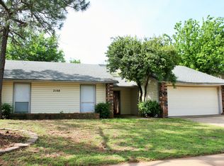 2108 Bois De Arc Cir, Norman, OK 73071