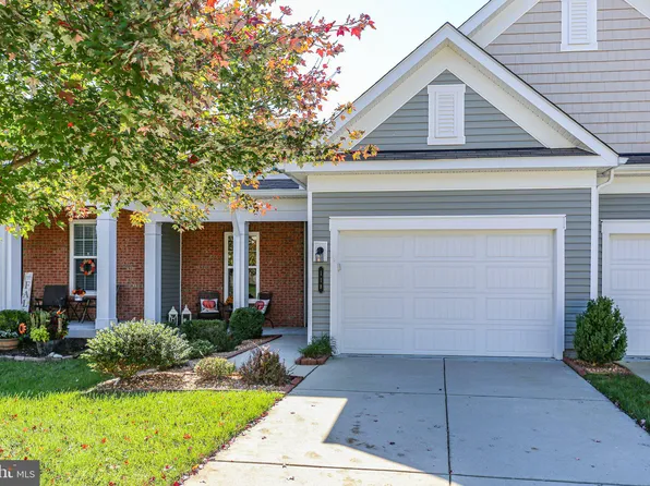 118 Long Point Dr, Fredericksburg, VA 22406