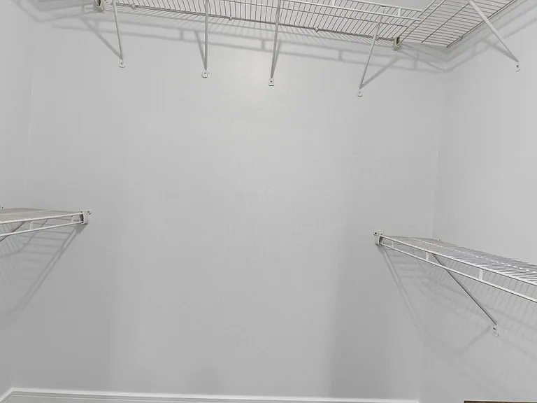 725 Heron Dr — Photo 28