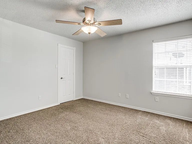 2204 Winslow Ct — Photo 19