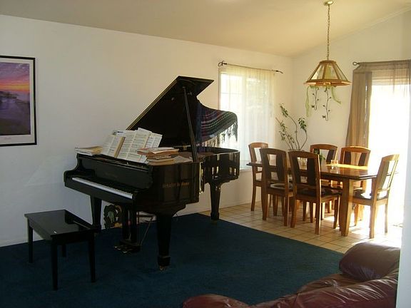 3rd image of 1167 Breen St