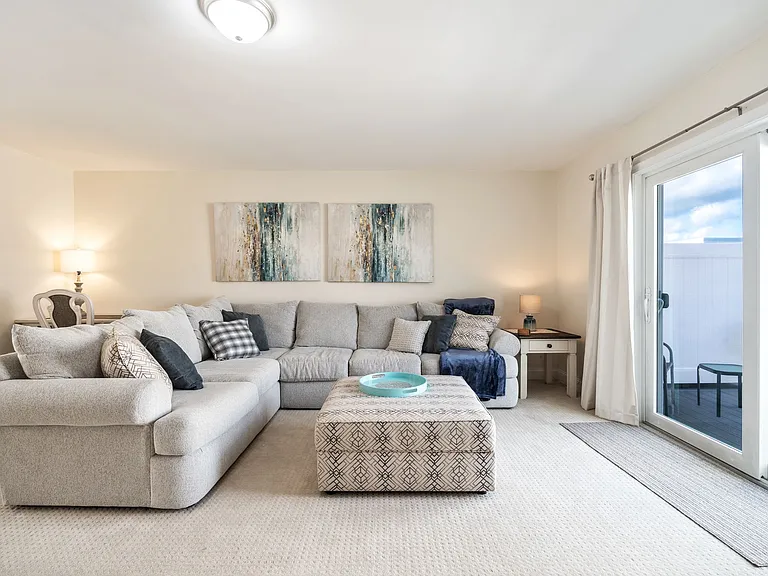 128 Ashworth Ave #307 — Photo 2