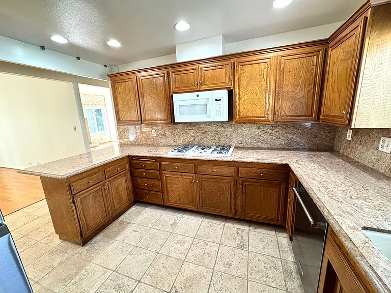 246 Grandridge Ct — Photo 11