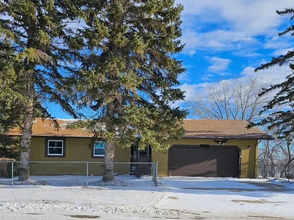 1410 1st St NE, Minot, ND 58703