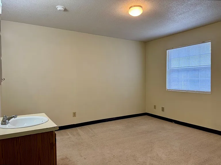 3802 Lexington Dr #E — Photo 7