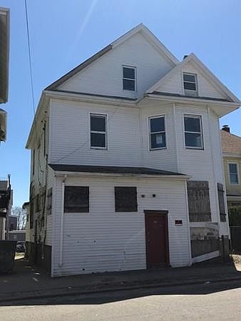 2nd image of 320 Coffin Ave
