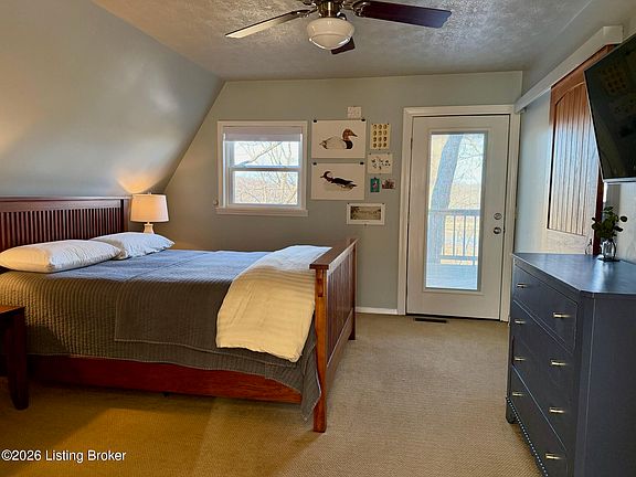 5th image of 45 Oak Tree Cir