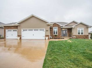 2219 Jo Ann Dr, Asbury, IA 52002