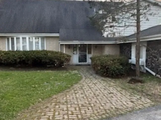 2700 Chariot Ln photo 1