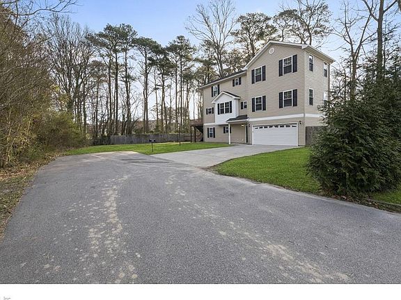 3rd image of 4781 Seal Dr