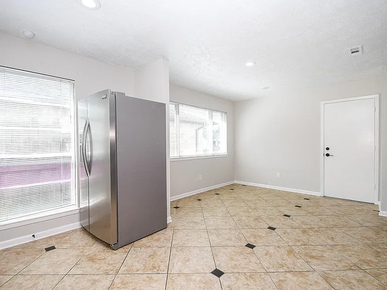 6906 Grant Dr — Photo 14