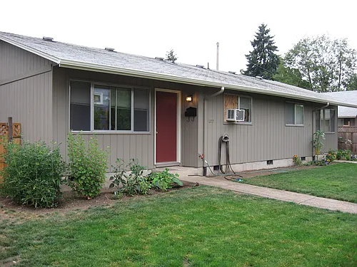 1075 W 13th Ave Photo 1 1075 W 13th Ave Photo 1