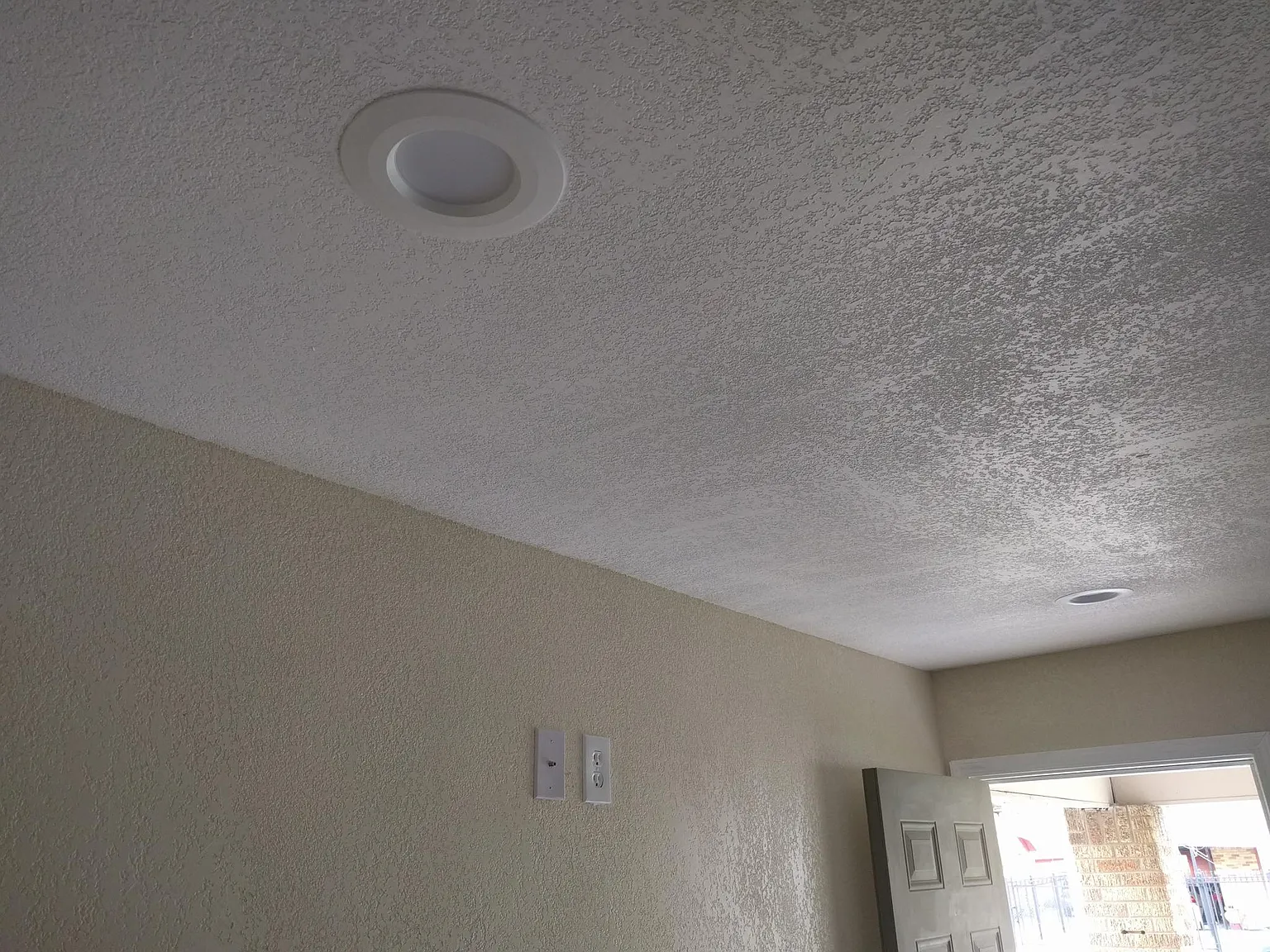 2 bed, 1008 sqft, $1,500 — Photo 2