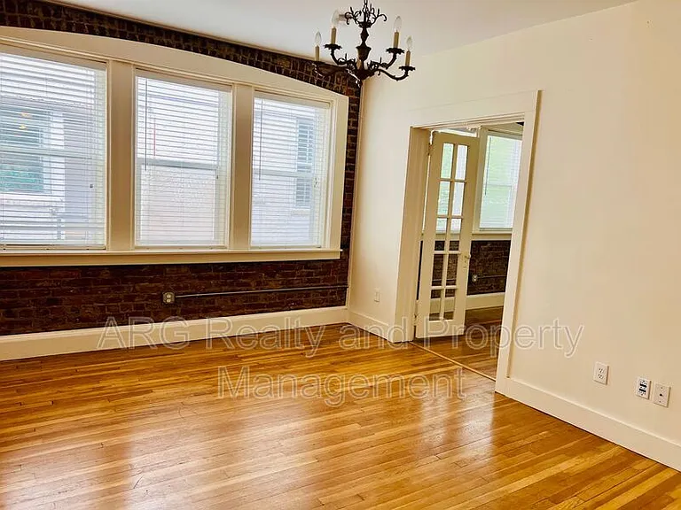 373 Moreland Ave NE #307 — Photo 5
