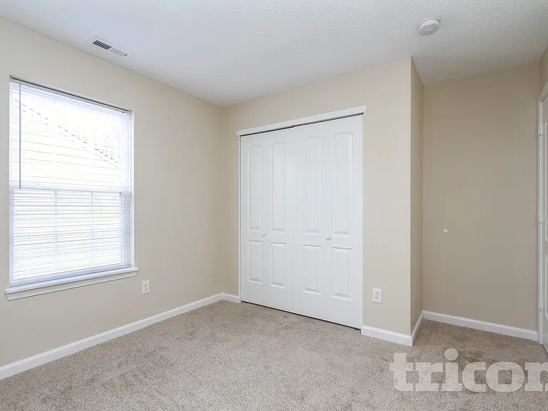 1329 Lake Meadow Dr — Photo 12