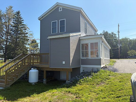 2nd image of 576 Main Street