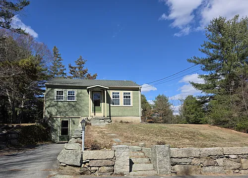 127 Middleboro Rd Photo 1