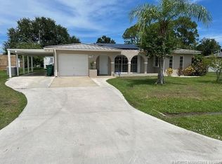 1691 SE Grapeland Ave, Port Saint Lucie, FL 34952