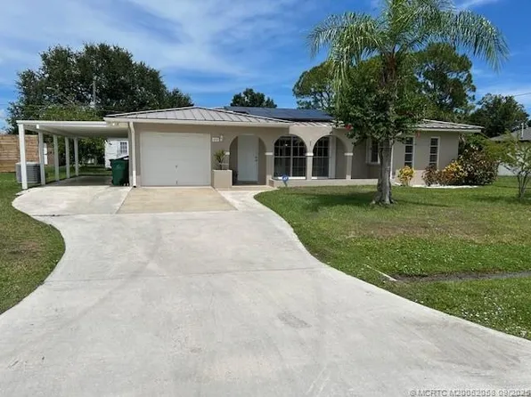 1691 SE Grapeland Ave, Port Saint Lucie, FL 34952