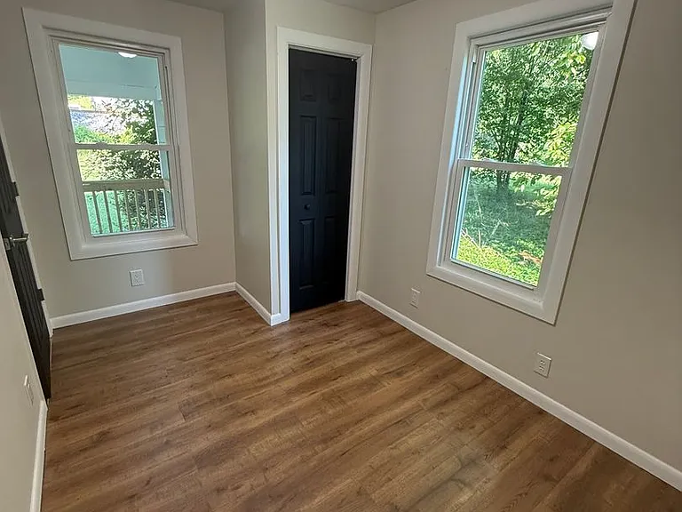 19 Layne Ave — Photo 9
