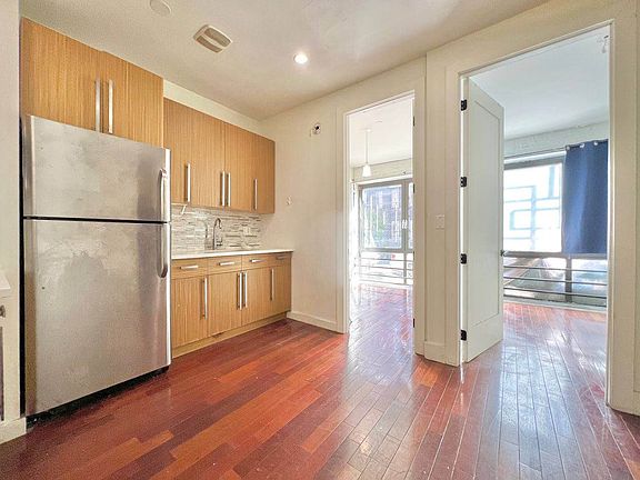 2nd image of 775 Hart St APT 1B