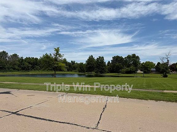 3rd image of 753 Watersedge Dr