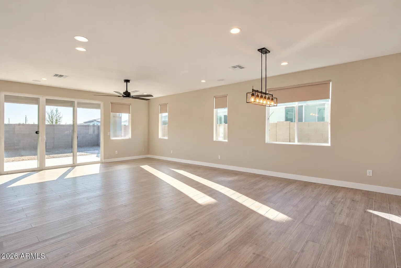 3 bed, 2.5 bath, 2001 sqft, $3,200 — Photo 3