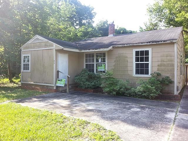 1st image of 606 E 61st St