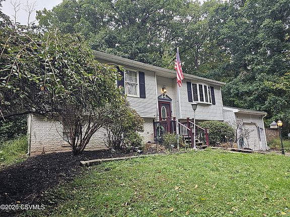 4th image of 2087 Center Rd