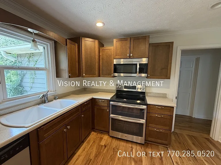 131 Hunters Way — Photo 4