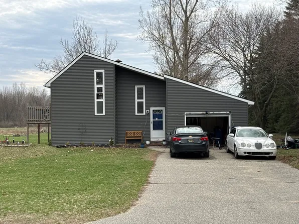 113 Four Square Dr, Mount Pleasant, MI 48858