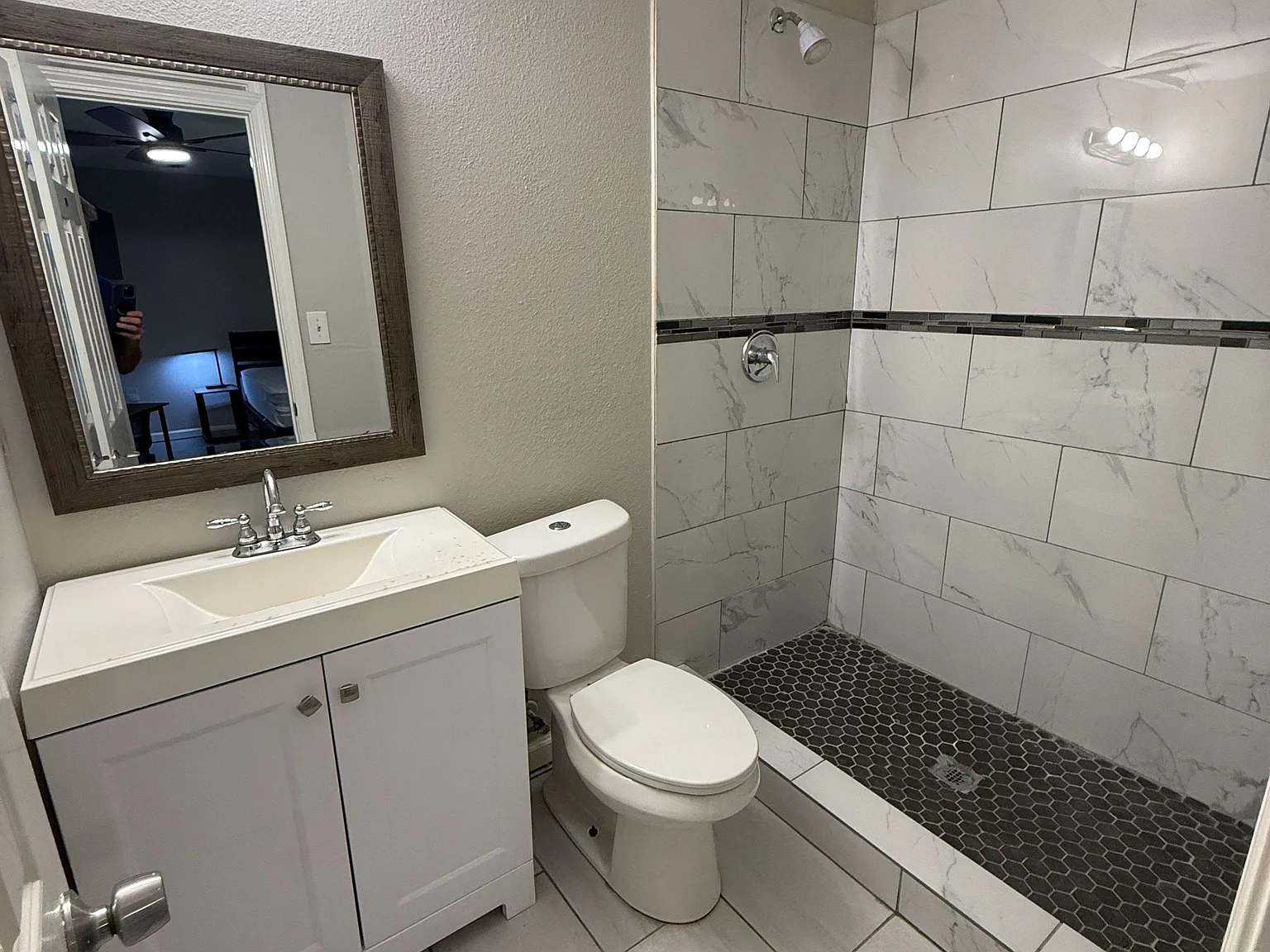 4 bed, 5.0 bath, 2165 sqft, $1,222 — Photo 2