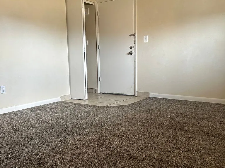 407 Mountain View Pl — Photo 3